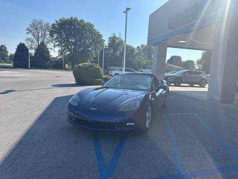 Used 2005 Chevrolet Corvette Coupe w/ Preferred Equipment Group RWD image 4