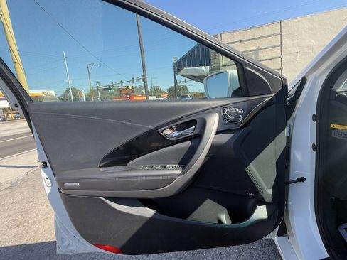 Used 2016 Hyundai Azera Limited image 16