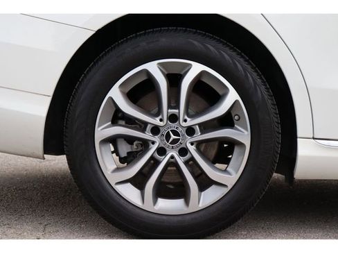 Used 2018 Mercedes-Benz C 300 4MATIC Sedan image 12
