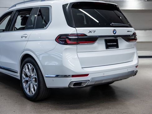 Used 2025 BMW X7 xDrive40i AWD/4WD image 23