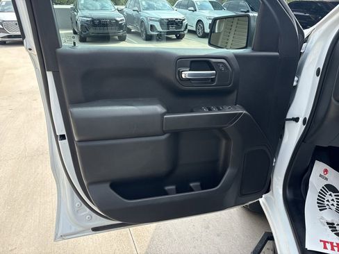 Used 2022 Chevrolet Silverado 1500 Custom Trail Boss w/ LPO, Dark Essentials Package AWD/4WD image 10