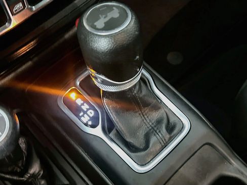 Used 2022 Jeep Wrangler Unlimited Sport AWD/4WD image 24