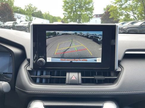 Used 2025 Toyota RAV4 LE AWD/4WD image 18