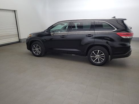 Used 2018 Toyota Highlander XLE image 3