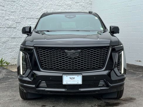 Certified 2025 Cadillac Escalade Sport Platinum w/ LPO, ONYX Package AWD/4WD image 2