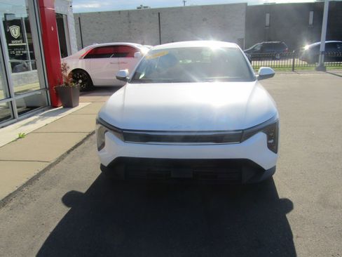 Used 2025 Kia K4 FWD image 3