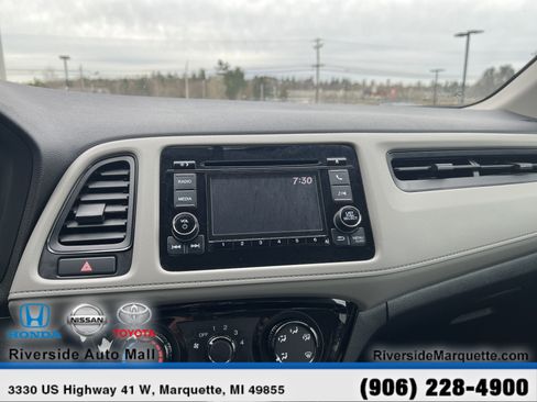 Used 2022 Honda HR-V LX image 17