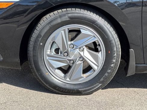 Used 2024 Hyundai Elantra SE image 30