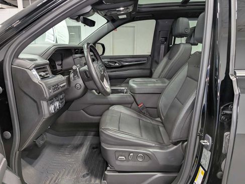 Used 2023 GMC Yukon XL Denali w/ Denali Reserve Package AWD/4WD image 4