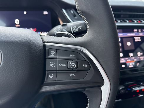 Used 2024 Jeep Grand Cherokee Laredo X image 58