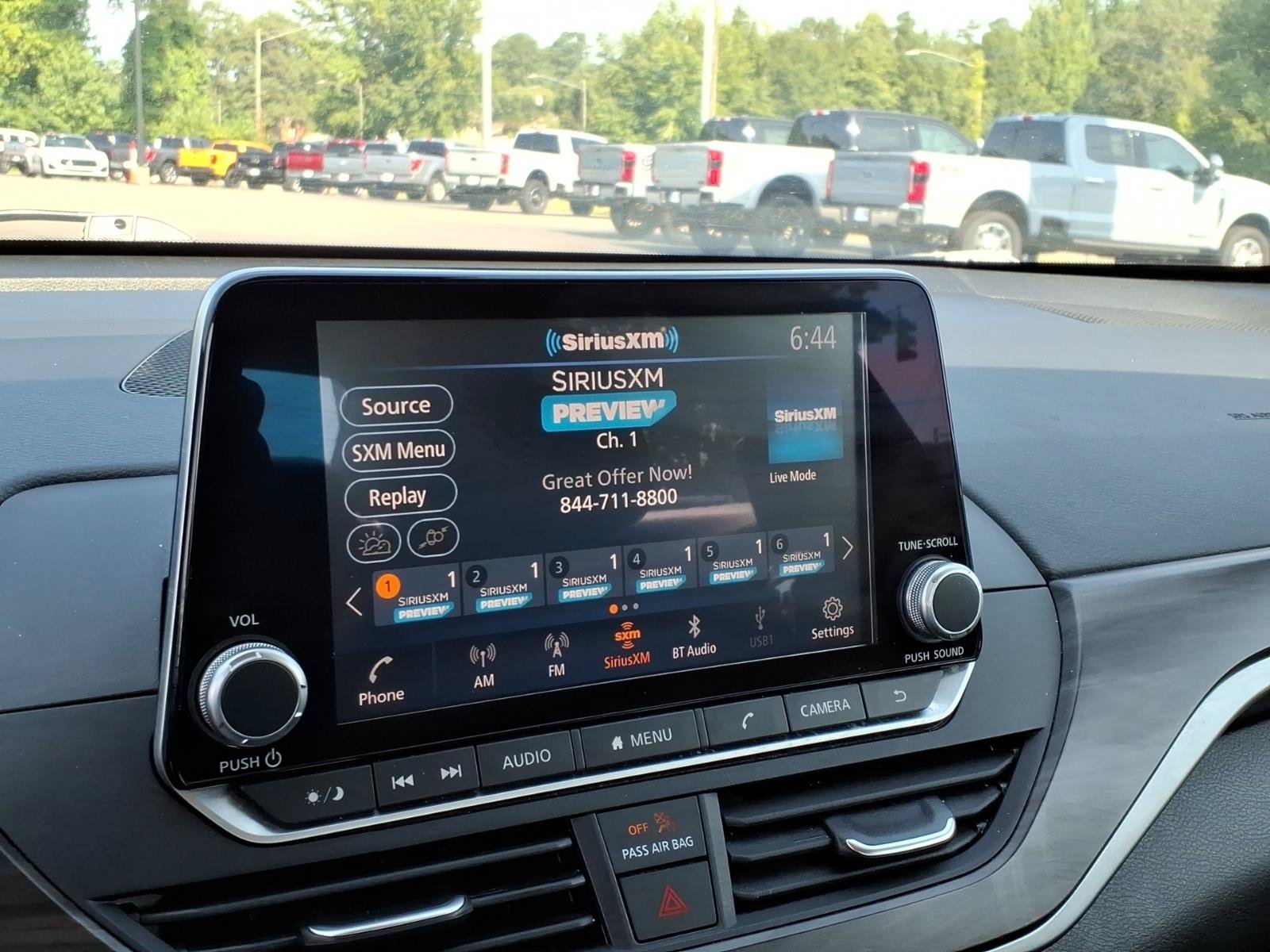 Used 2024 Nissan Altima 2.5 SV FWD image 8
