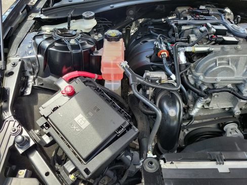 Used 2021 Chevrolet Camaro LS RWD image 39