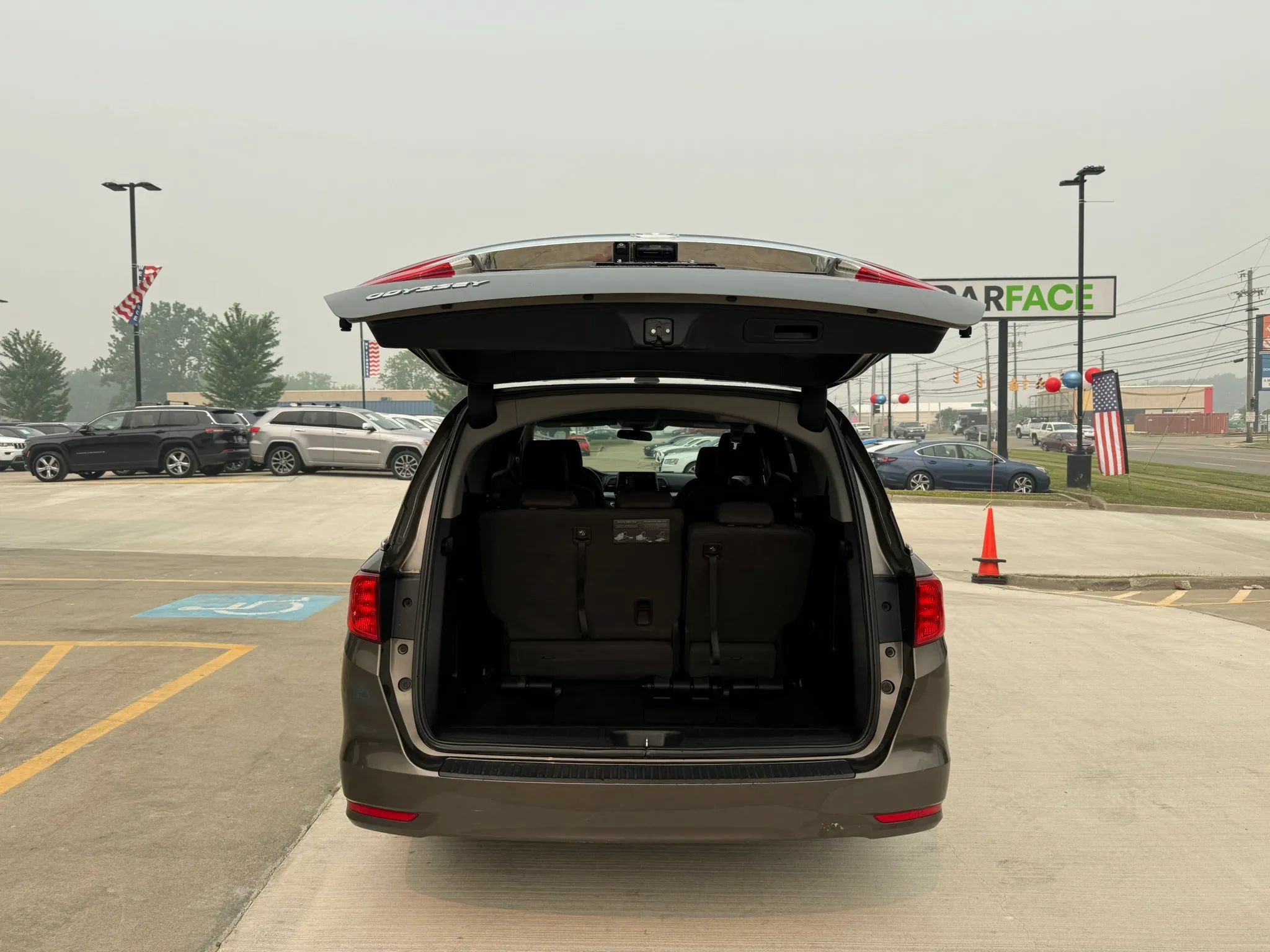 Used 2018 Honda Odyssey EX image 12