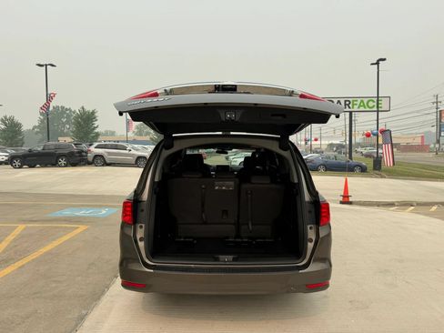 Used 2018 Honda Odyssey EX image 12