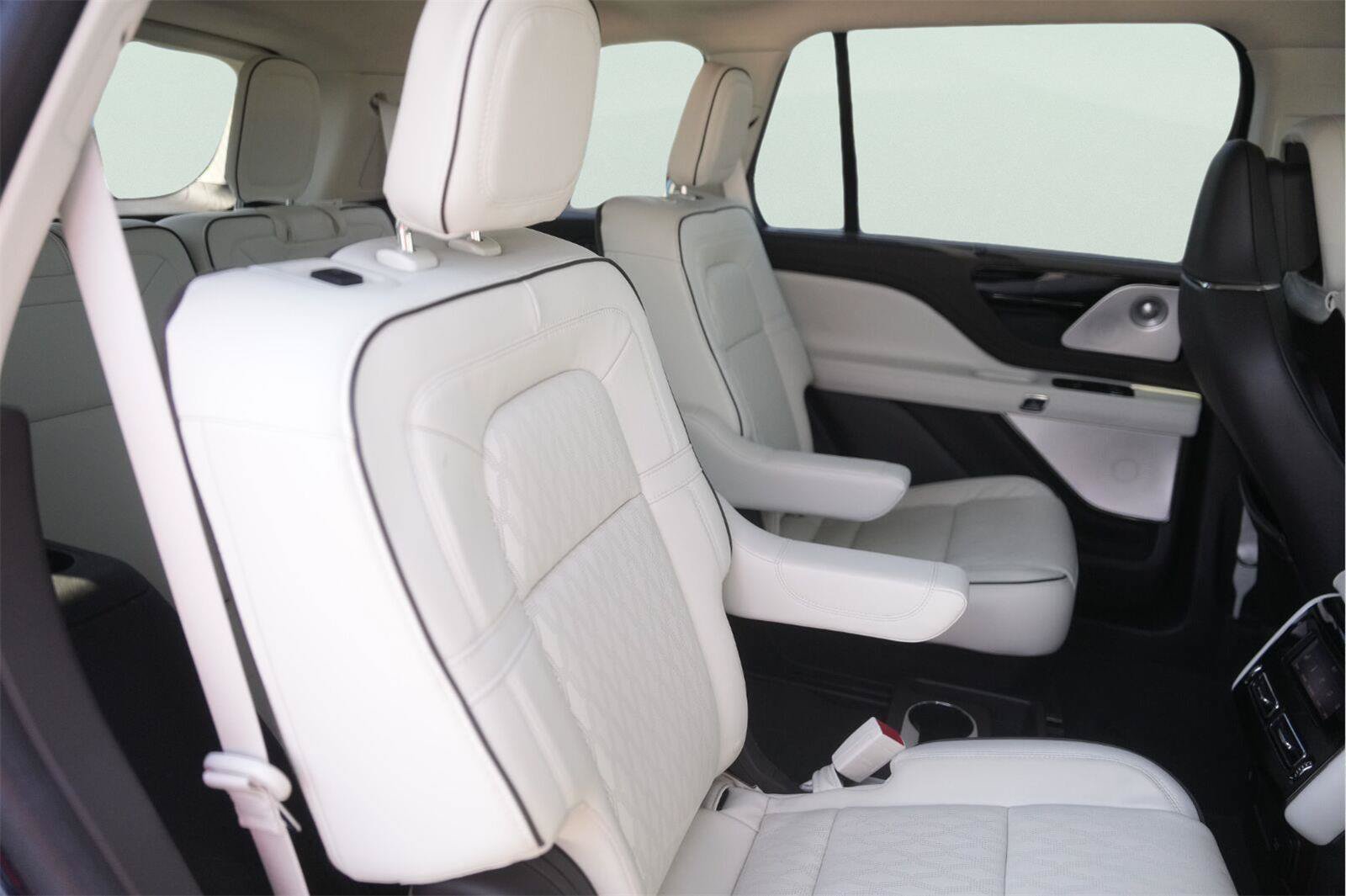 Used 2024 Lincoln Aviator Black Label AWD/4WD image 19