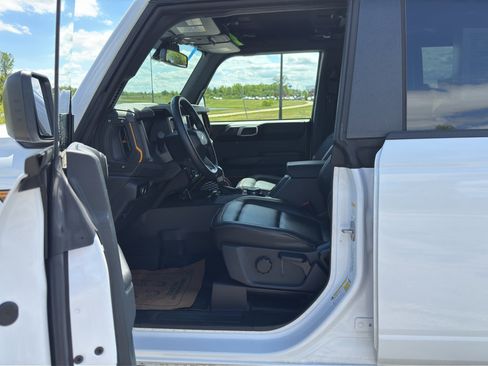 Used 2024 Ford Bronco Badlands AWD/4WD image 14
