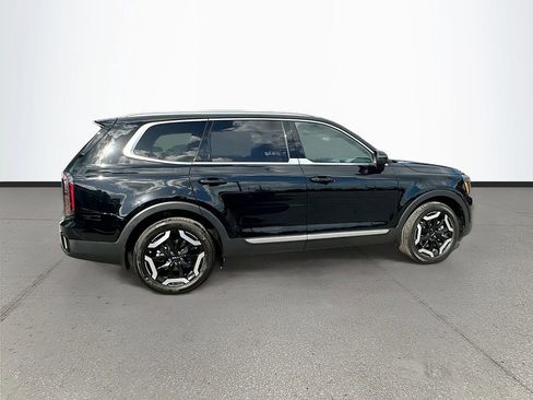 Used 2024 Kia Telluride EX w/ EX Captain's Chair Package image 8