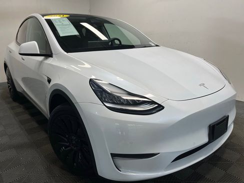 Used 2021 Tesla Model Y Long Range AWD/4WD image 1