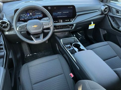 New 2026 Chevrolet Equinox LT w/ Safety and Technology Package AWD/4WD image 8