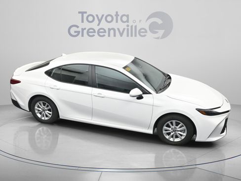 Used 2025 Toyota Camry LE w/ Convenience Package FWD image 18