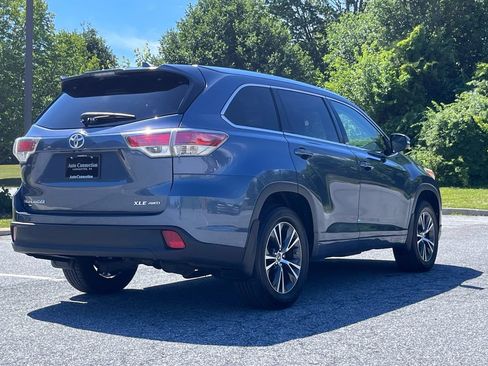 Used 2016 Toyota Highlander XLE AWD/4WD image 8