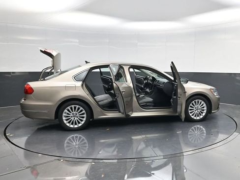 Used 2016 Volkswagen Passat 1.8T SE image 57