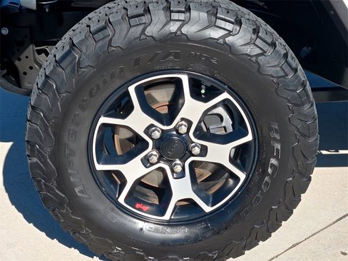 Used 2022 Jeep Wrangler Unlimited Rubicon w/ Steel Bumper Group image 9