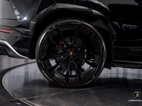 Used 2019 Lamborghini Urus image 16