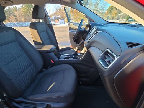 Used 2018 Chevrolet Equinox LT image 12