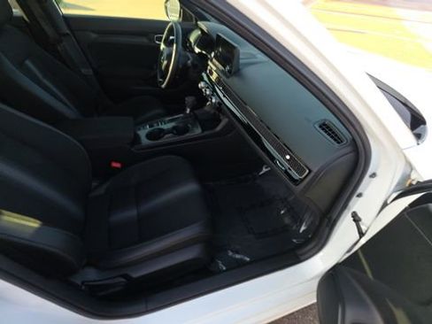 Used 2025 Honda Civic Sport image 29
