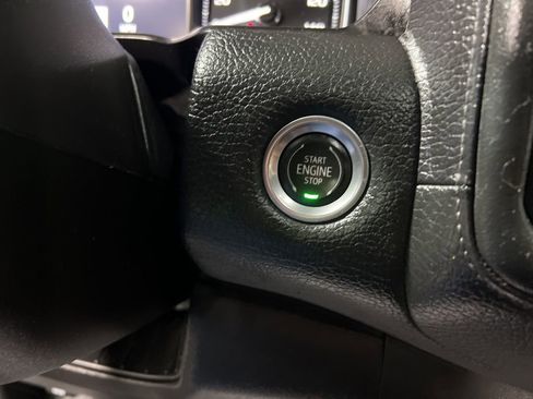 Used 2021 GMC Yukon Denali w/ Denali Premium Package image 20