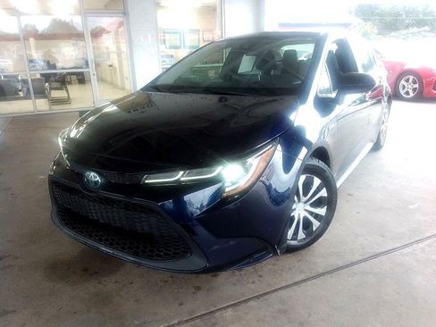 Used 2021 Toyota Corolla LE image 1