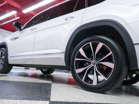 Used 2024 Volkswagen Atlas SEL Premium R-Line image 45
