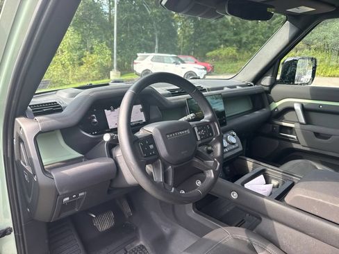 Certified 2023 Land Rover Defender 110 75th Limited Edition AWD/4WD image 9