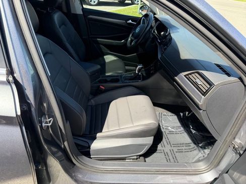 Used 2024 Volkswagen Jetta SE FWD image 20