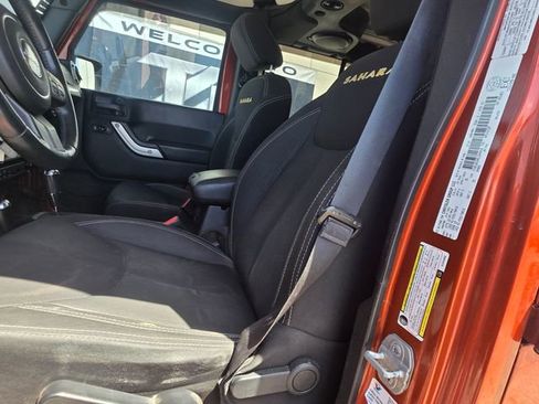 Used 2014 Jeep Wrangler Unlimited Sahara w/ Connectivity Group AWD/4WD image 21