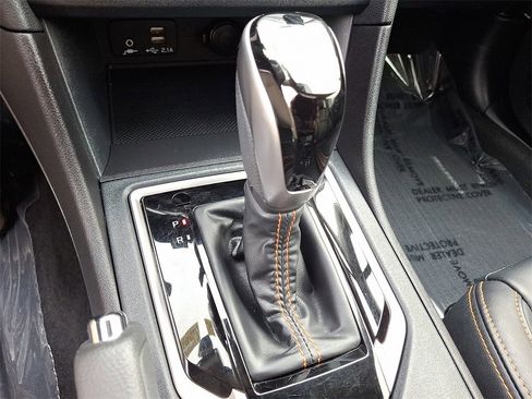 Used 2023 Subaru Crosstrek 2.5i Limited w/ Moonroof Package image 16