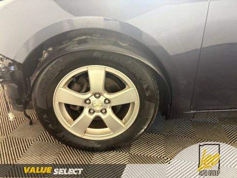 Used 2015 Chevrolet Cruze LT FWD image 21