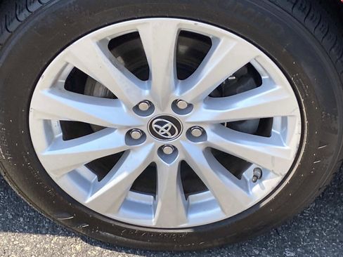 Used 2019 Toyota Camry LE FWD image 24