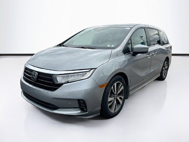Certified 2024 Honda Odyssey Touring image 3