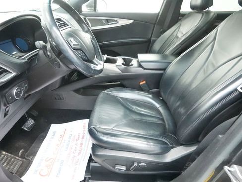 Used 2018 Lincoln MKX Select w/ Select Plus Package image 16