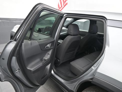 Used 2026 Chevrolet Equinox LT FWD image 16