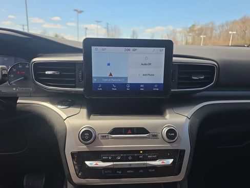 Used 2022 Ford Explorer XLT w/ Equipment Group 202A image 20