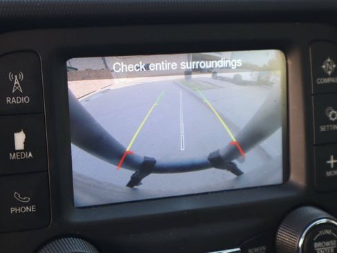 Used 2018 Jeep Wrangler Unlimited Sport AWD/4WD image 7