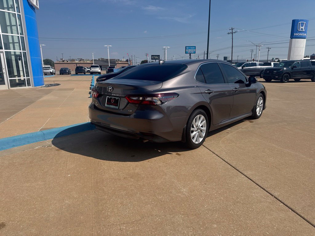 Used 2022 Toyota Camry LE FWD image 7