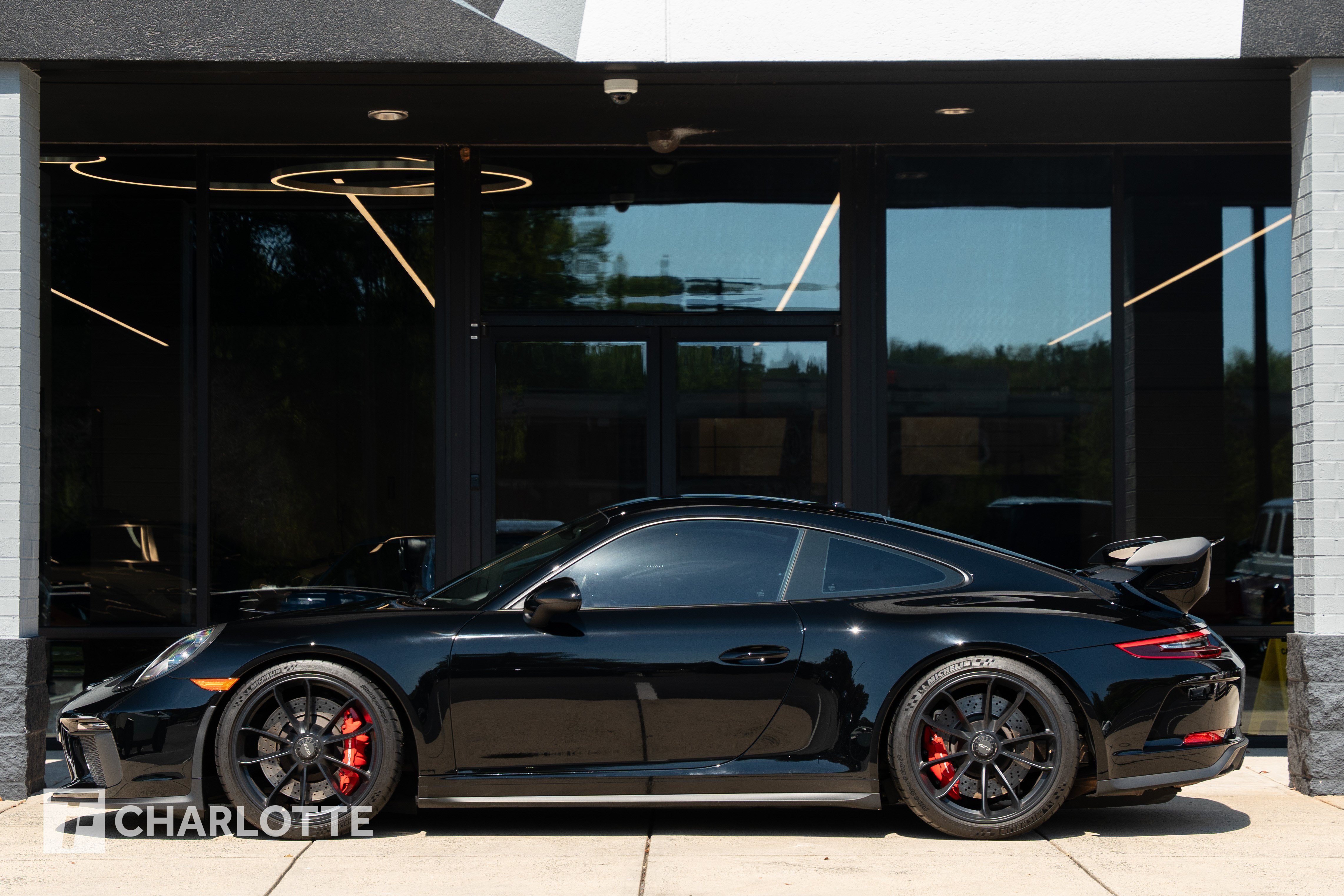 Used 2018 Porsche 911 GT3 RWD image 1
