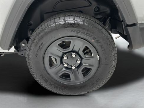 Used 2025 Jeep Wrangler Sport AWD/4WD image 8