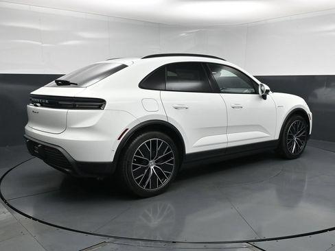 New 2026 Porsche Macan 4 Electric AWD/4WD image 10