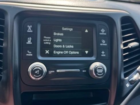 Used 2018 Jeep Cherokee Latitude AWD/4WD image 44