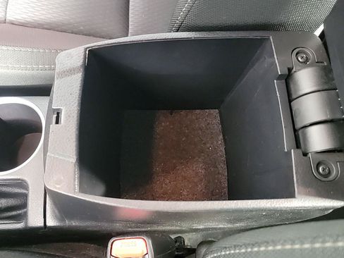 Used 2019 Toyota Corolla LE w/ Carpet Mat Package (TMS) FWD image 32